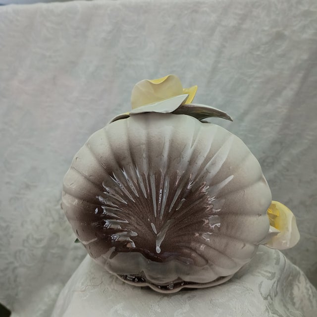 Hollywood Regency Vintage Mid-20th Century Italian Capodimonte Porcelain Pink & Yellow Roses Clam Shell Centerpiece Figurine For Sale - Image 3 of 8