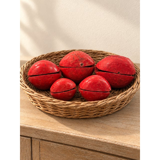 Musical Vintage Chinese Carved Wood Fish Temple Drums – Red & Gold Buddhist Wooden Fish, Graduated Set of 5 For Sale - Image 4 of 9