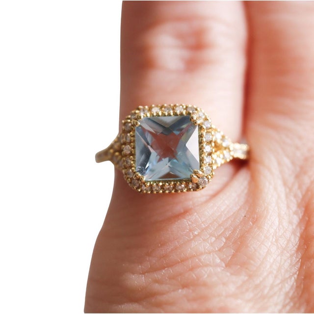 18k Gold Blue Topaz Diamond Ring Vintage For Sale - Image 4 of 10