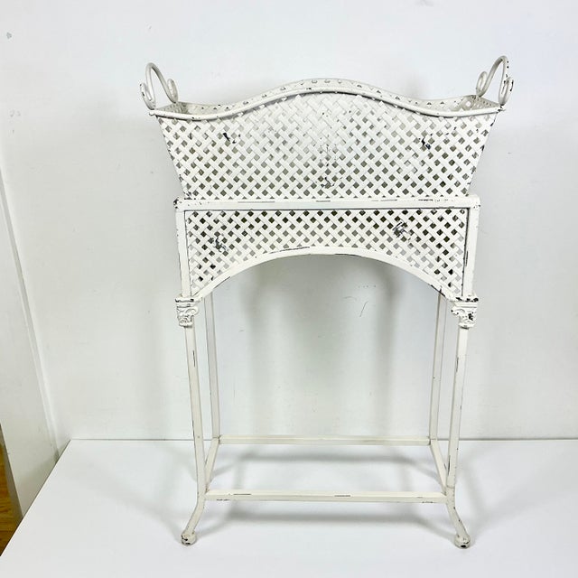 1970s Mid-Century Boho Chic Coastal Victorian Tole Metal Flat Bar Lattice Plant Stand. For Sale - Image 12 of 13