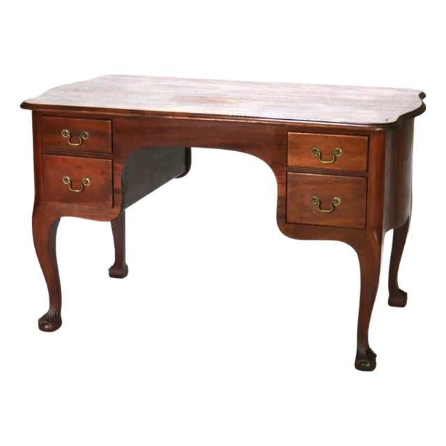 Antique Rj Horner Mahogany Serpentine Bombay Style Desk With Claw & Ball Feet For Sale