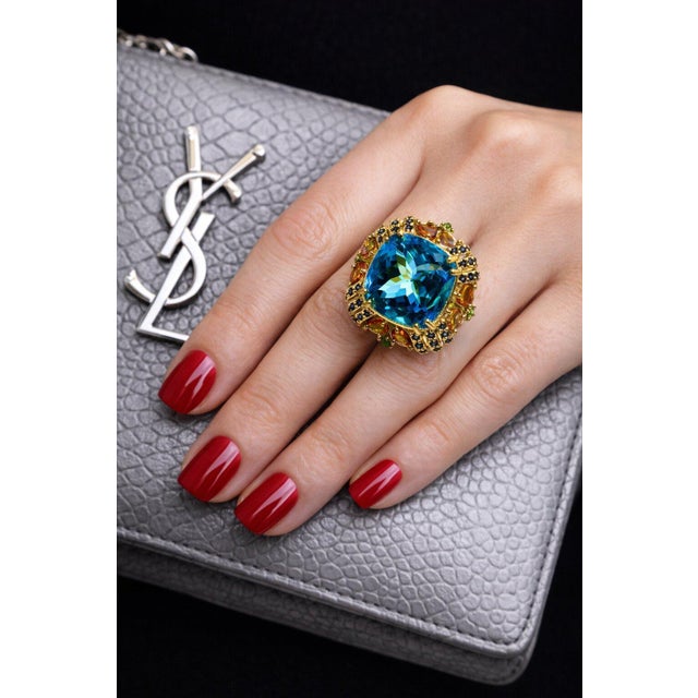 Bochic “Capri” Vintage Multi Fancy Sapphire and Blue Topaz Cocktail Ring — 18K G For Sale - Image 4 of 8