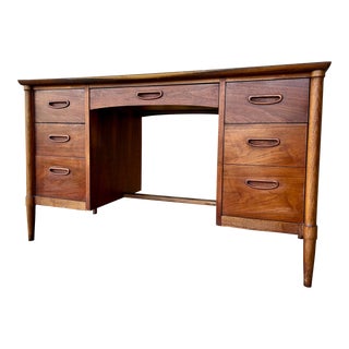 Mid Century Modern Double-Sided Desk by Lane Furniture. Circa. 1960s For Sale