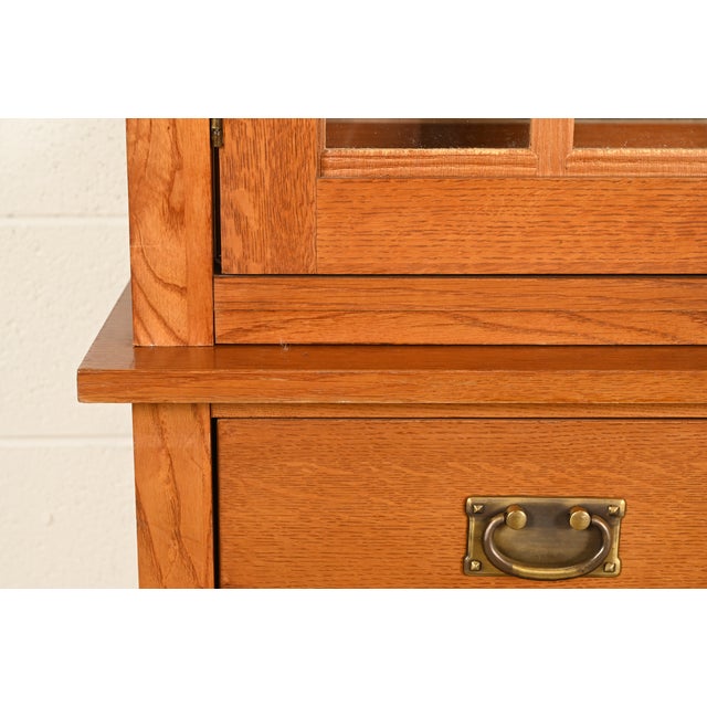 Brown Stickley Style Mission Oak Arts & Crafts Lighted Breakfront Bookcase Cabinet For Sale - Image 8 of 18