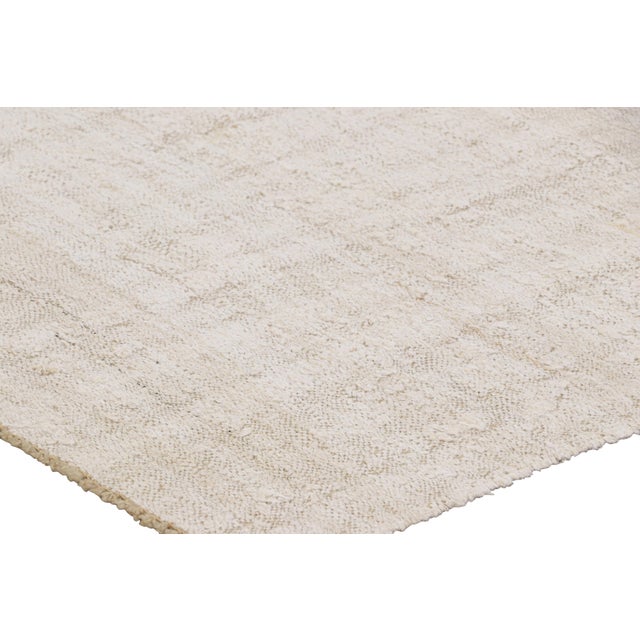 Vintage Kilim in White and Beige Tones, From Rug & Kilim For Sale In New York - Image 6 of 7
