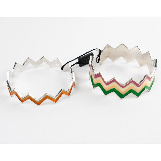 Missoni Set of Silvered Zig-Zag Bangle Bracelet with Multicolor Enamel For Sale In Atlanta - Image 6 of 9