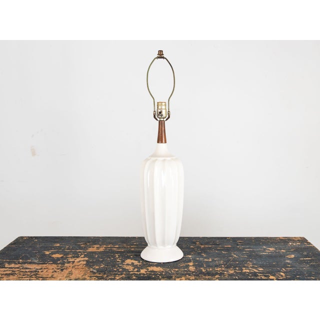 1960s Mid Century White Ceramic and Walnut Table Lamp, Denmark 1960s For Sale - Image 5 of 9