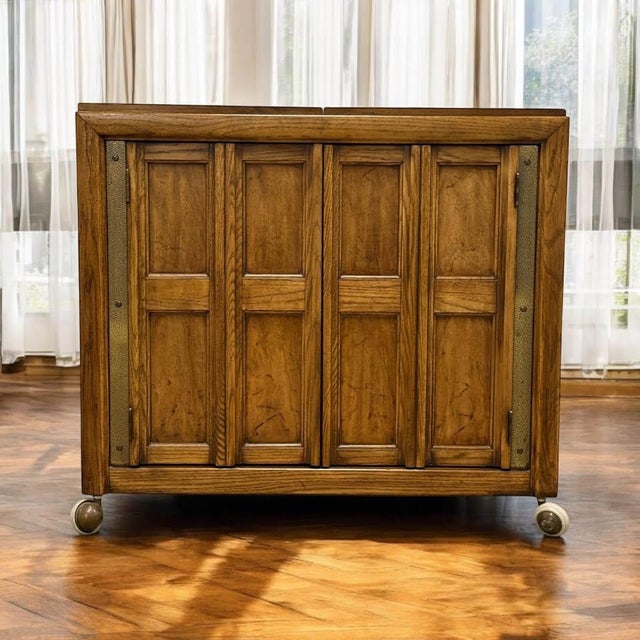 1960s Thomasville Solid Wood Mid-Century Flip-Top Bar Server on Wheels For Sale In Greenville, SC - Image 6 of 11