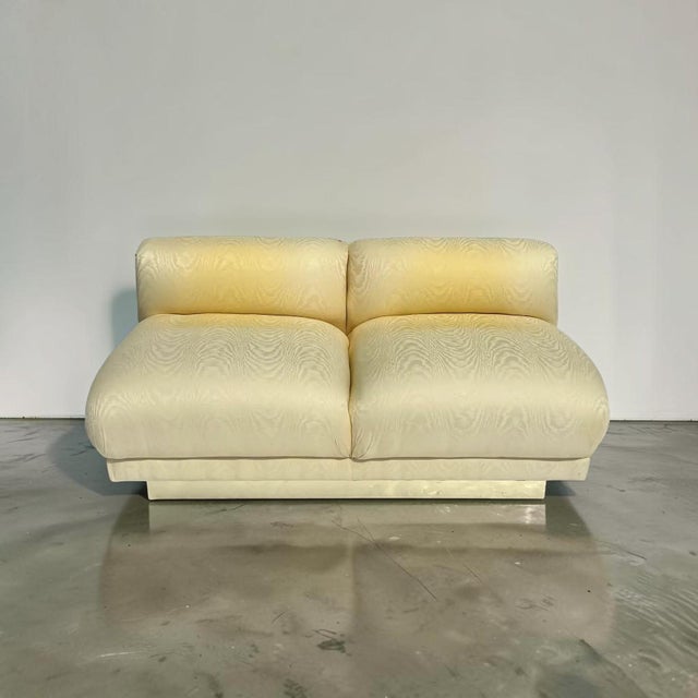 Bernhardt Vintage Bernhardt Brass Base Slipper Love Seat For Sale - Image 4 of 14