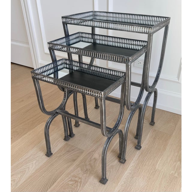 French 1960s French Mirror Top Nesting Tables – Set of 3 For Sale - Image 3 of 7