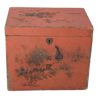 Vintage Painted Lacquer Chinese Wood Box & Bird Motif For Sale