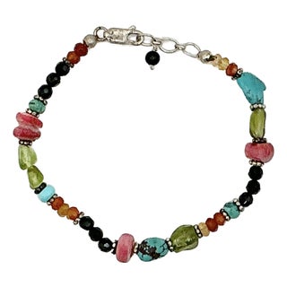 1980s Vintage Southwestern Navajo Boho Chic Turquoise & Glass Beaded Bracelet, 7.75”. For Sale
