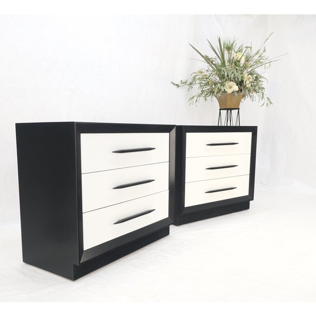Pair of Black & White James Mont Style Bachelor 3 Drawer Chests Mid Century MINT For Sale - Image 10 of 15