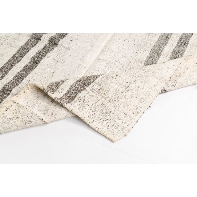 Turkish 1950s Minimalist Neutral Decor Kilim For Sale - Image 3 of 9