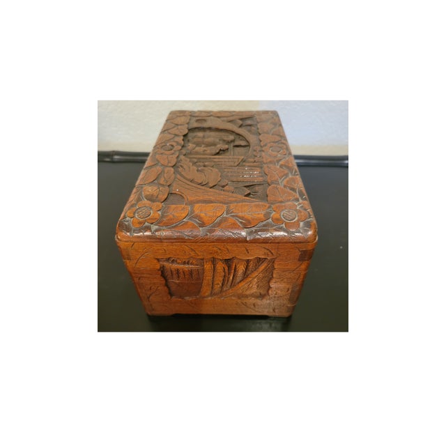 Mid-20th Century Chinese Carved Camphorwood Nested Boxes (Set of 3) by Hung Hop Chests Co. For Sale - Image 9 of 18
