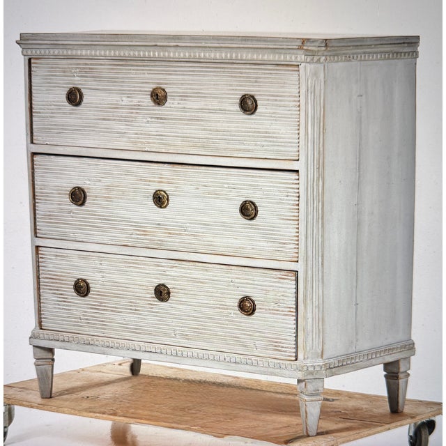 Fluted Chest of Drawers in Wood, 1900 For Sale - Image 4 of 4