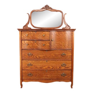 1900s Victorian Oak Serpentine Bonnet Dresser For Sale