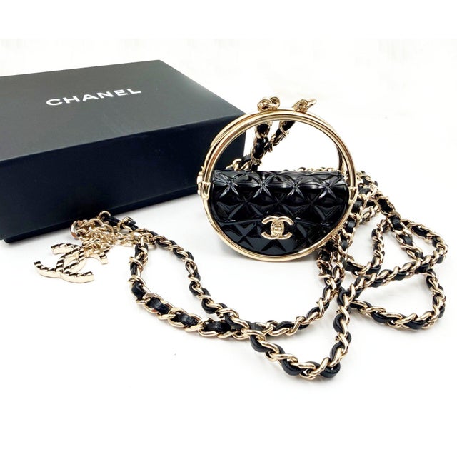 Contemporary Chanel Brand New Gold CC Black Hula Bag Mirror Large Charm Long Necklace For Sale - Image 3 of 7
