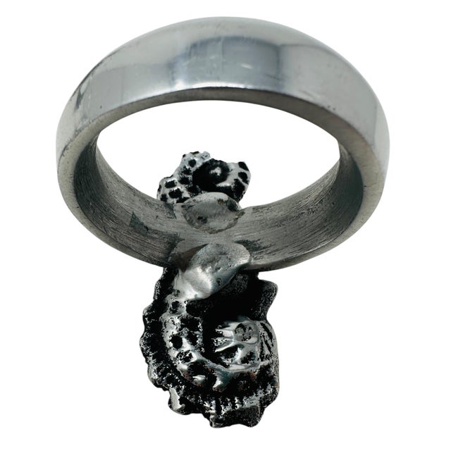 Metal Vintage Seahorse Napkin Rings (Set of 6) | 1990s Nautical Coastal Table Decor | Antique Silver Tone Metal by India Handicrafts Inc. For Sale - Image 7 of 11