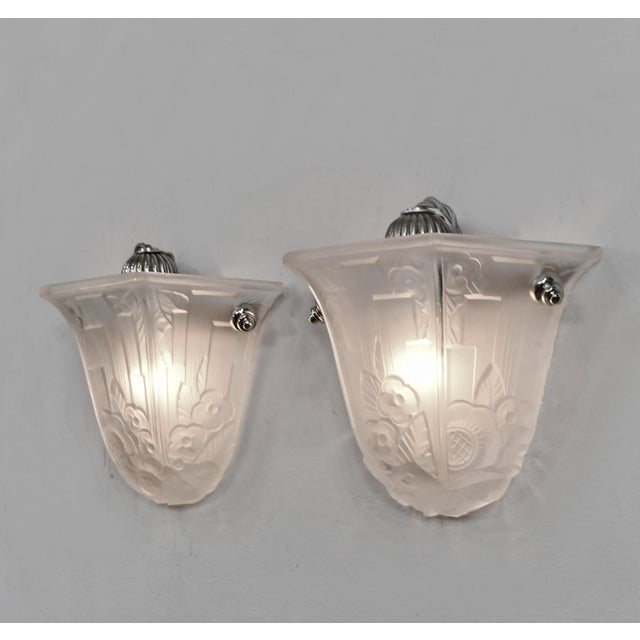 Hettier Vincent & Hanots French Art Deco Floral Frosted Glass Wall Sconces 1930s - Set of 4 For Sale - Image 6 of 13