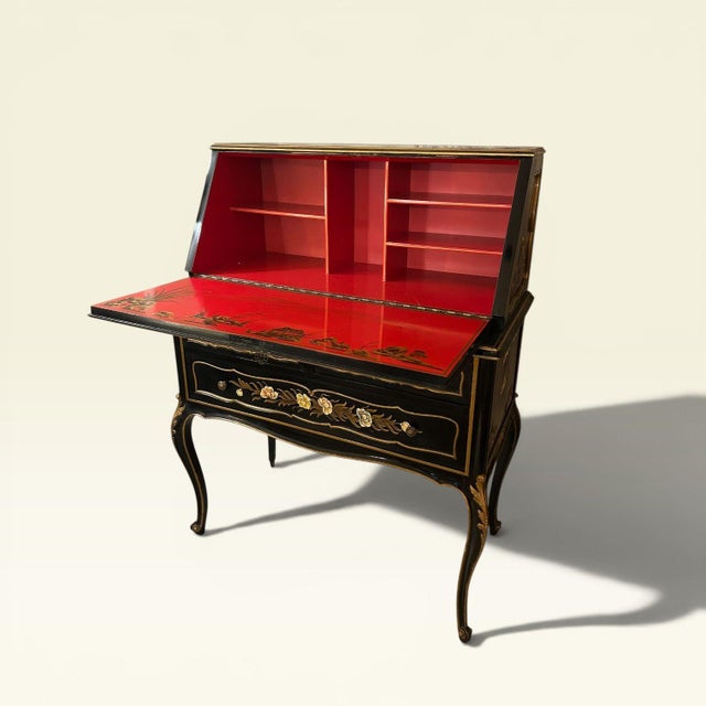 Antique Chippendale Secretary, 1920s, in Good conditions. Designed 1920 to 1949