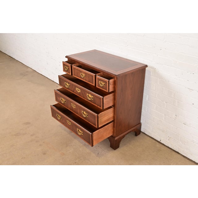 Henredon Georgian Banded Mahogany and Burl Wood Chest of Drawers, Newly Refinished For Sale In South Bend - Image 6 of 18