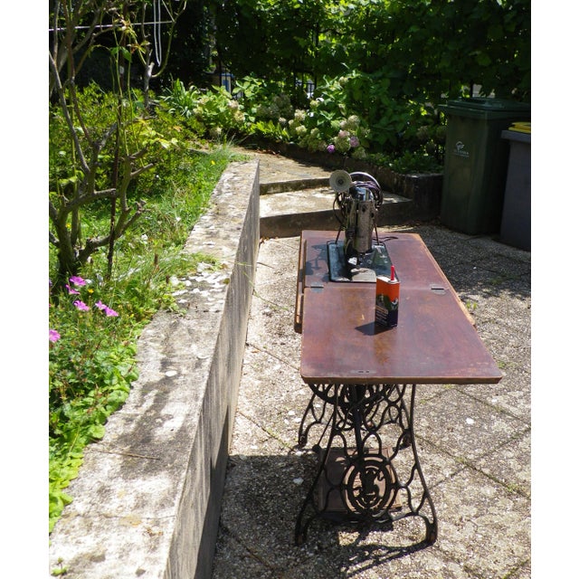 Singer Sewing Machine with Lighting, 1928 For Sale - Image 17 of 18