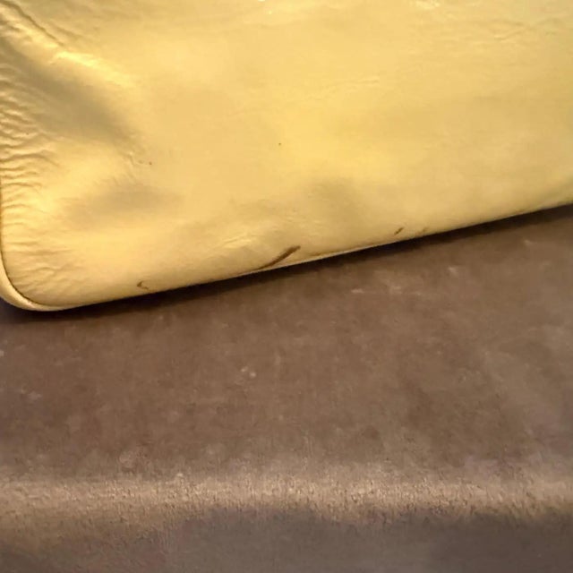 Contemporary A Vintage Louis Vuitton Beige and White Leather Cruise Hand-Bag For Sale - Image 3 of 18