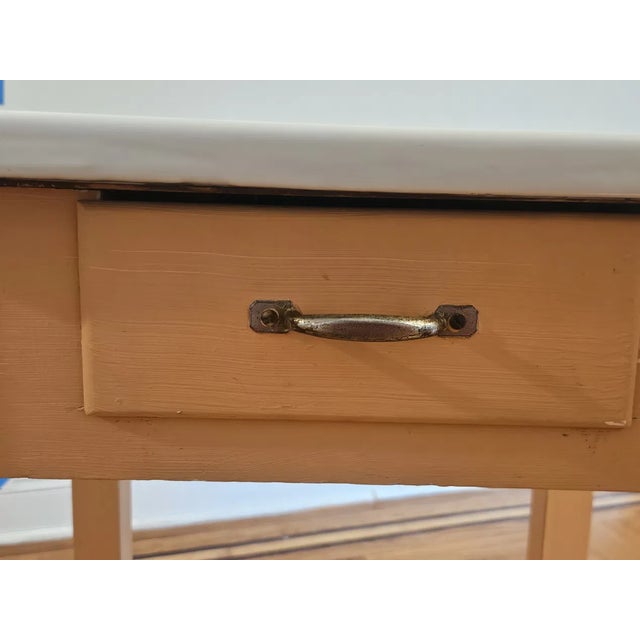 Early 20th Century French Enamel Top Bedside Table / Nightstand - Peach Painted Wood, Brass Hardware, C. Early 20th Century For Sale - Image 5 of 8