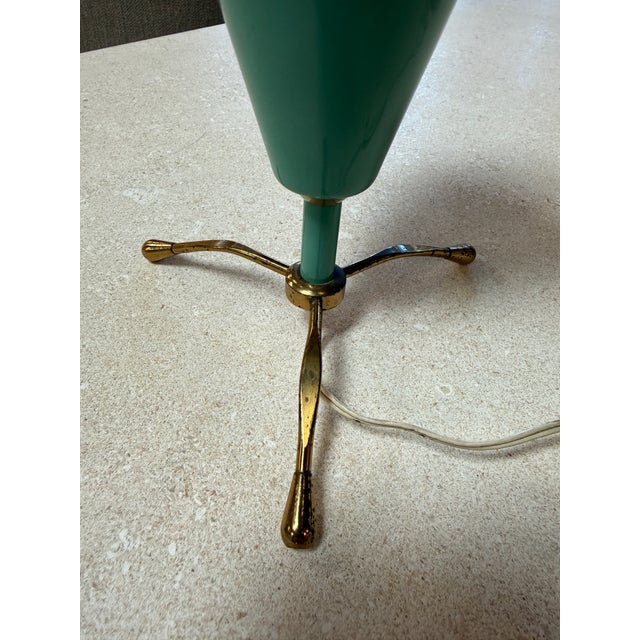 Stilnovo Rare Table Lamp in Brass and Lacquered Metal, Stilnovo Style, Italy, 1950s For Sale - Image 4 of 6