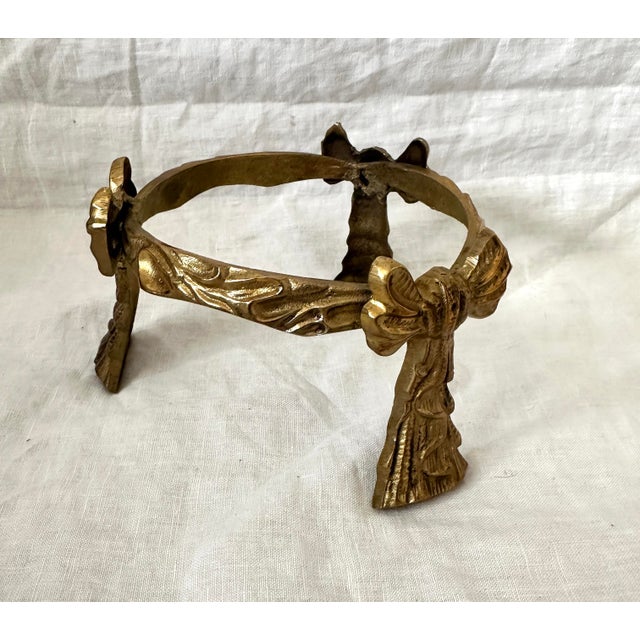 Shabby Chic Vintage Brass Ribbon Bowl Display For Sale - Image 3 of 5