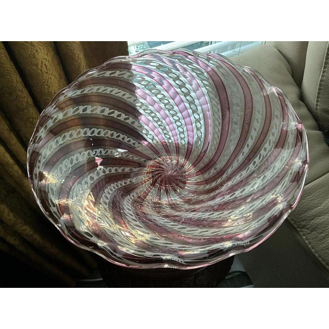 Murano Centerpiece Bowl with Ruby Canes & 24k Gold by Vivarini Zanfirico Latticino, 1960s For Sale - Image 10 of 12