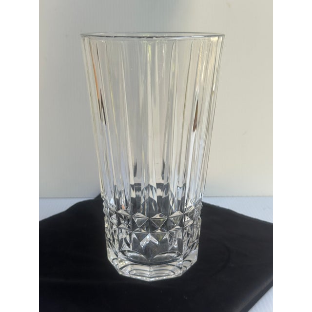 1960s Val St. Lambert Belgium Crystal Vase With Vertical Fluting Faceted Diamond Cut Base For Sale - Image 5 of 13