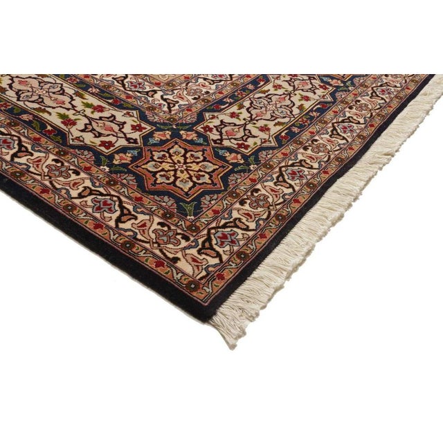 Middle Eastern Rug in Pure Wool For Sale - Image 5 of 11