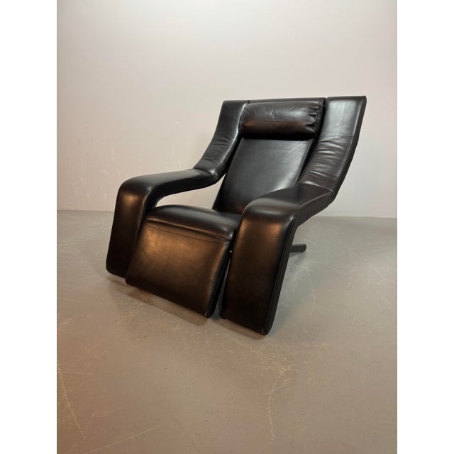 Mid-Century Italian Kilkis Lounge Chair with Ottoman and Integrated Small Side Table in Black Leather by Ammaniti & Vitello for Brunati, Italy, 1960s For Sale - Image 11 of 17