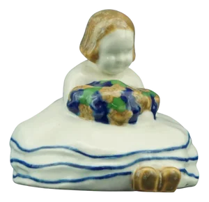 20th Century Art Deco Ceramic Sculpture depicting a Little Girl by Michael Powolny for the Wiener Keramik Manufacture, 1912, Austria