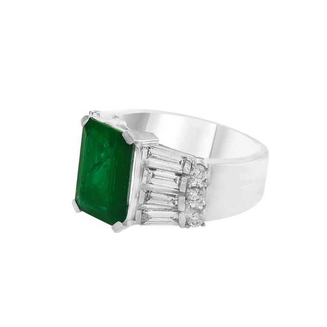 5.5 Carat Emerald Cut Emerald and Diamond Ring 18 Karat Gold Ring For Sale - Image 18 of 18