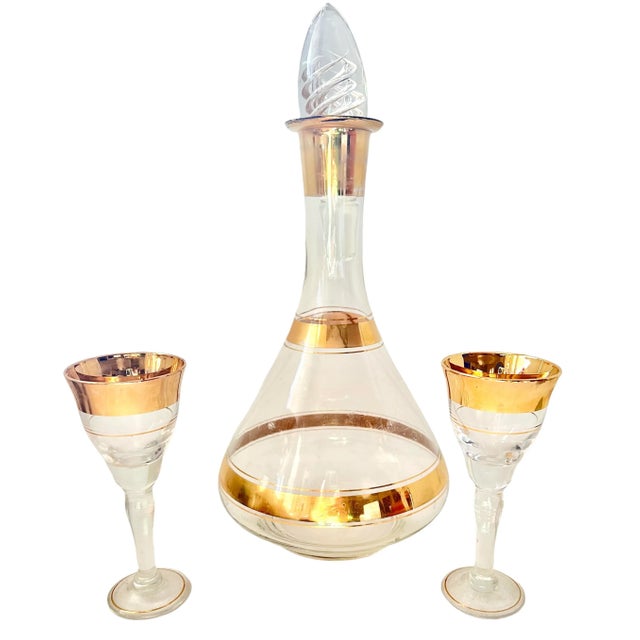 Gold Mid Century Modern Gold Band Liquor Wine Cordials & Decanter Set- 3 Pieces For Sale - Image 8 of 13