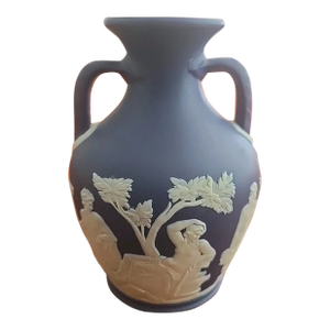 1990s Wedgwood MCM Iconic Blue Portland Vase