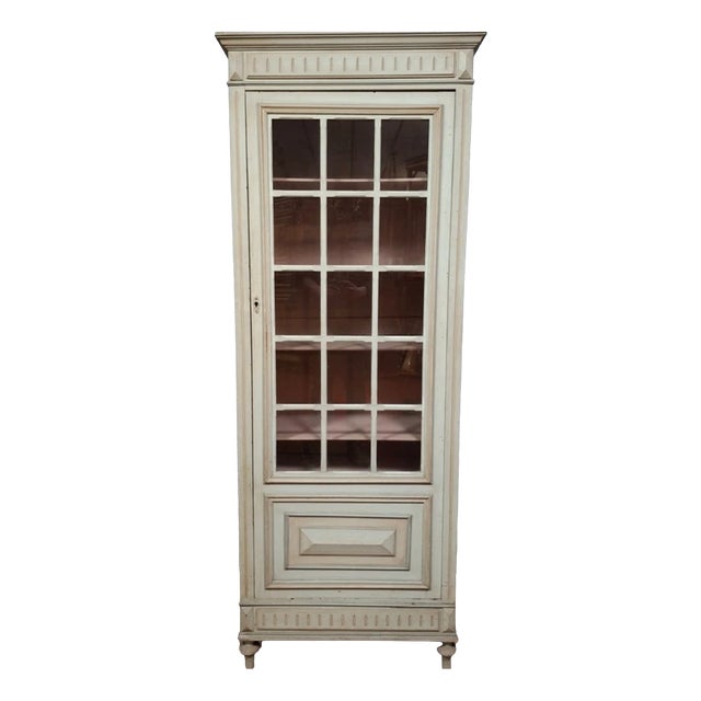 Early 20th Century Louis XVI Lacquered One-Door Display Cabinet For Sale