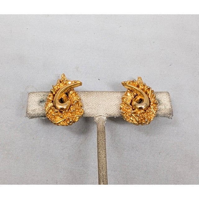 Mid-Century Modern Vintage 1960s Signed Boucher Modernist Goldtone Loop Clip Earrings-2 Pieces For Sale - Image 3 of 8