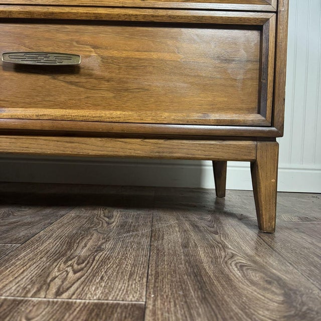 Mid-Century Modern Brutalist-Style Walnut Kroehler Custom Crafter Lowboy Dresser For Sale - Image 18 of 18