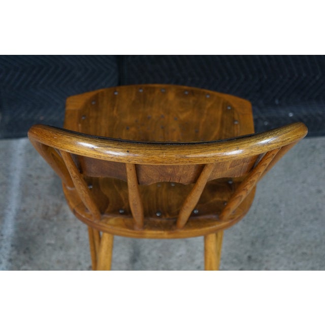 4 Antique American Oak Windsor Bow Back Chairs Saloon Pub Tavern Caboose Seats For Sale - Image 9 of 18