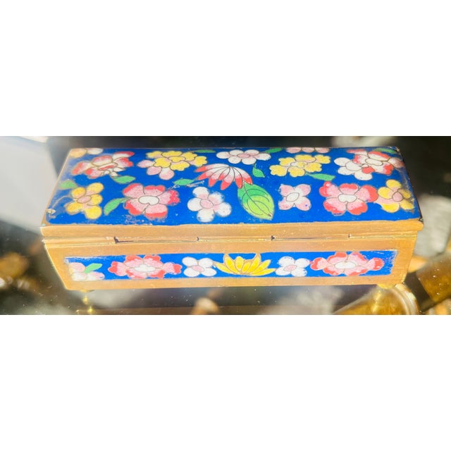 Vintage Chinese Cobalt Blue Floral Cloisonné Stamp Box With Three Compartments For Sale - Image 9 of 11