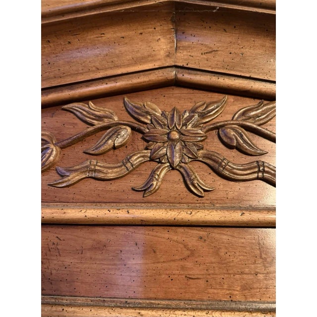 French Provincial Vintage Thomasville French Provincial Display and Buffet Cabinet For Sale - Image 3 of 12