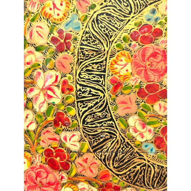 Vintage Kashmiri Papier-Mâché Floral Box, Large Hand-Painted Indian Keepsake Box For Sale - Image 9 of 11