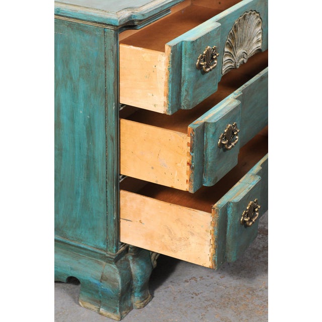 Mid 20th Century Shell Motif Pair of Chests Painted in Rich Peacock For Sale In Atlanta - Image 6 of 13