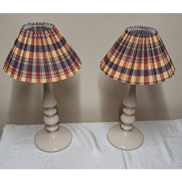 Vintage Table Lamps with Cream-White Lacquered Turned Beechwood Base and Folded Fabric Shade, 1980s, Set of 2 For Sale - Image 4 of 7