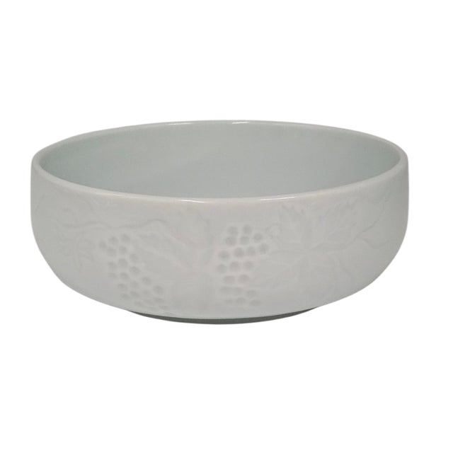 Traditional Set of 5 Vintage Korean Celadon Bowls With Grape Leaf Relief – Pale Blue Porcelain Soup or Salad Dishes For Sale - Image 3 of 9