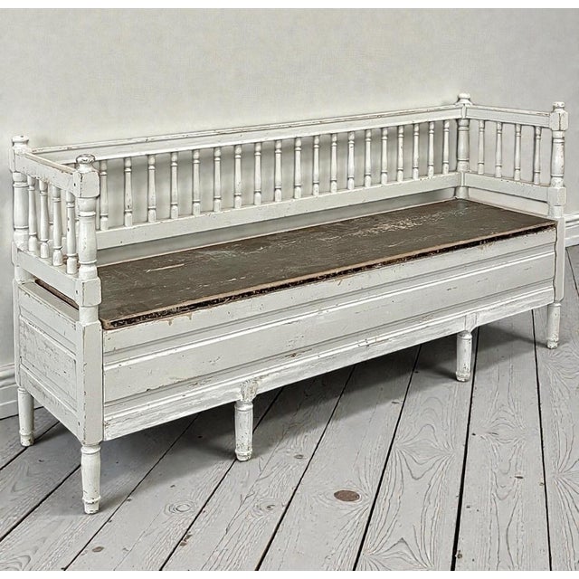 19th Century Swedish Neoclassical Painted Bench ~ Trunk For Sale - Image 4 of 17